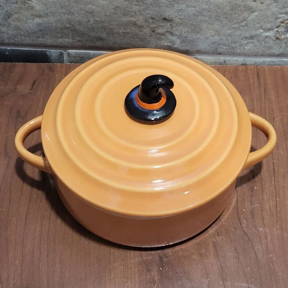 Stoneware Baking Dish Halloween Witch Hat Handle Lid Orange Soup Casserole